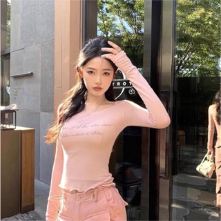 เสื้อยืดแขนยาว เปิดไหล่ข้างเดียว ป้องกันแดด พิมพ์ลาย สไตล์เรโทร แฟชั่นฤดูใบไม้ร่วง สําหรับผู้หญิง 2 ชิ้น PE0Q