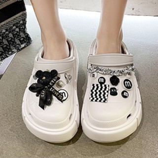 CROCS เครื่องประดับ จี้รูปหมี Kaws Beans Jibits ประดับไข่มุก แฟชั่นสําหรับผู้หญิง