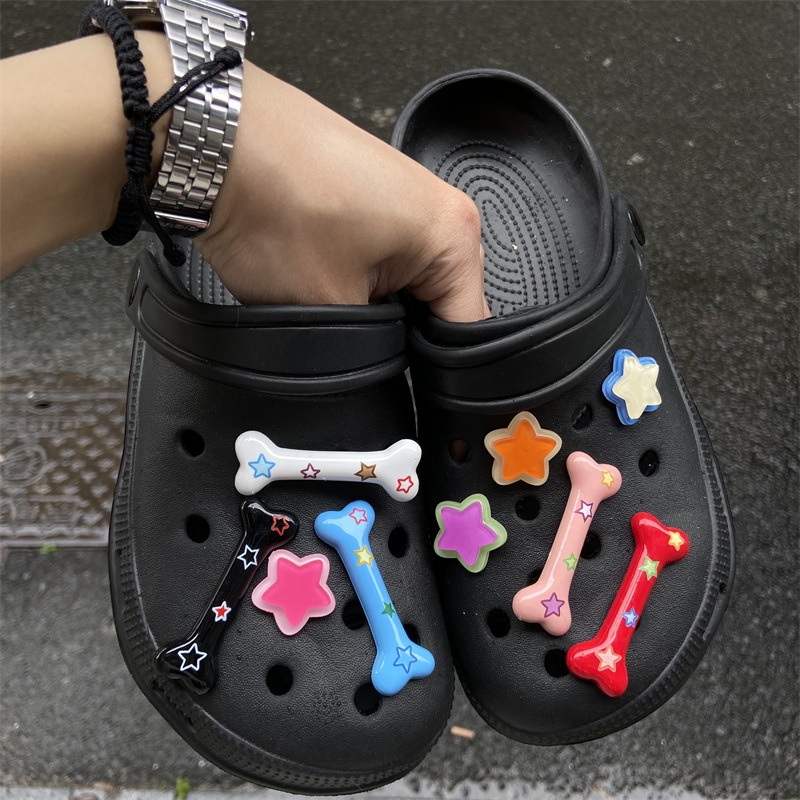 crocs-ชุดเครื่องประดับ-จี้กระดูกสุนัข-เสือดาว-สีรุ้ง-แฟชั่นสําหรับผู้หญิง