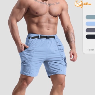 [GYMen]   ผู้ชายกีฬาออกกำลังกายกางเกงขาสั้น  sports shorts Mens  แบบแห้งเร็ว สีพื้น เหมาะกับการวิ่งออกกําลังกายกลางแจ้ง สไตล์อเมริกัน สําหรับผู้ชาย