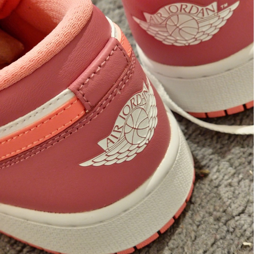 jordan-air-jordan-1-low-retro-desert-berry