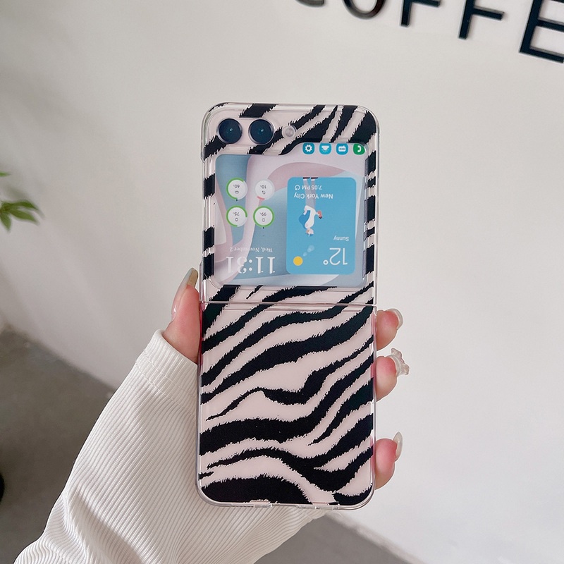 เคสโทรศัพท์มือถือแบบแข็ง-ใส-ฝาพับ-ลายม้าลาย-วัว-สําหรับ-samsung-galaxy-z-flip-5-4-3-2-1-5g-z-flip3-flip4-flip5-flip2-flip1