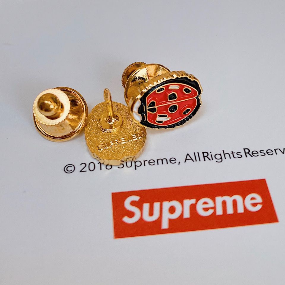 พร้อมส่ง-เข็มกลัด-supreme-18ss-ladybug-pin-seven-star-ladybug-beetle-อุปกรณ์เสริม-สไตล์บูติก