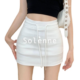 Solenne  กระโปรง กระโปรงสั้น เสื้อผ้าแฟชั่นผู้หญิง แฟชั่น A-line skirt ตาราง 2023 สร้างใหม่ Stylish fashion Comfortable รุ่นใหม่ A23M0BA 36Z230909