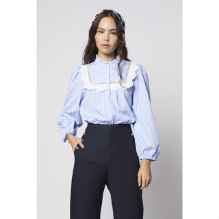EP เสื้อเชิ้ตลายทางแต่งผ้าลูกไม้ ผู้หญิง สีฟ้า | Stripe Shirt with Lace Detail | 04775