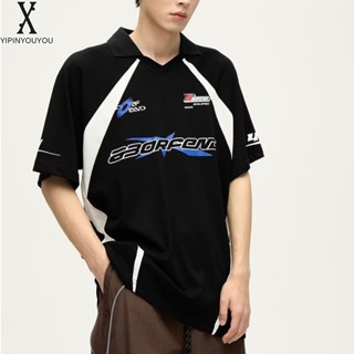 YIPINYOUYOU  ผู้ชายใหม่สไตล์อเมริกันเรโทรถนนตัวอักษรพิมพ์เสื้อยืดแขนสั้นแฟชั่นเกาหลีกีฬาเสื้อโปโล