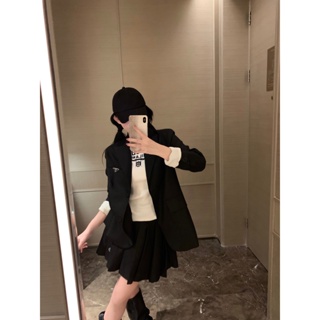 N2AM PRA * A 2023 autumn and winter new cloth embroidered logo letter triangle suit coat aged pleated skirt suit for women