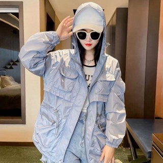 เสื้อโค้ทกันแดด ความยาวปานกลาง มีฮู้ด พิมพ์ลายตัวอักษร เอวแคบ แฟชั่นฤดูร้อน สําหรับสตรี