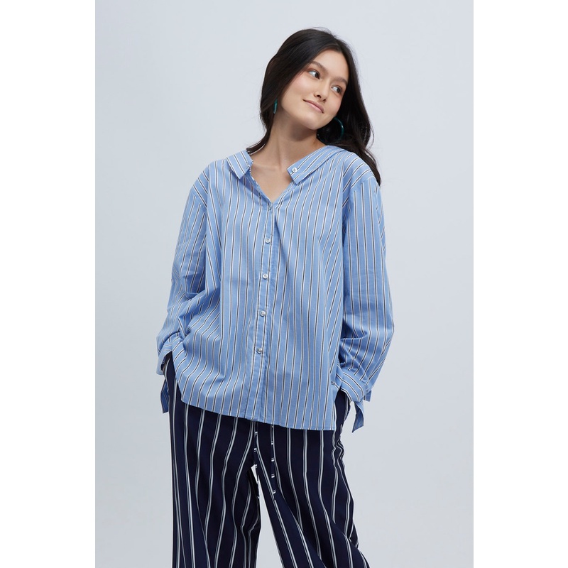 esp-เสื้อเชิ้ตลายทาง-ผู้หญิง-สีน้ำเงินเฉดกลาง-striped-shirt-blouse-5819