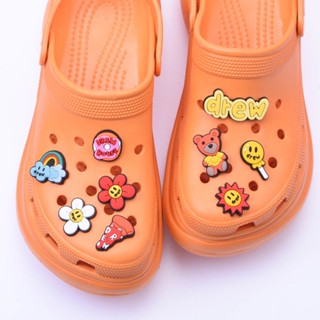 จี้การ์ตูนหมี Jibbitz Crocs Justin Bieber สีรุ้ง อุปกรณ์เสริม สําหรับตกแต่งรองเท้าผู้หญิง