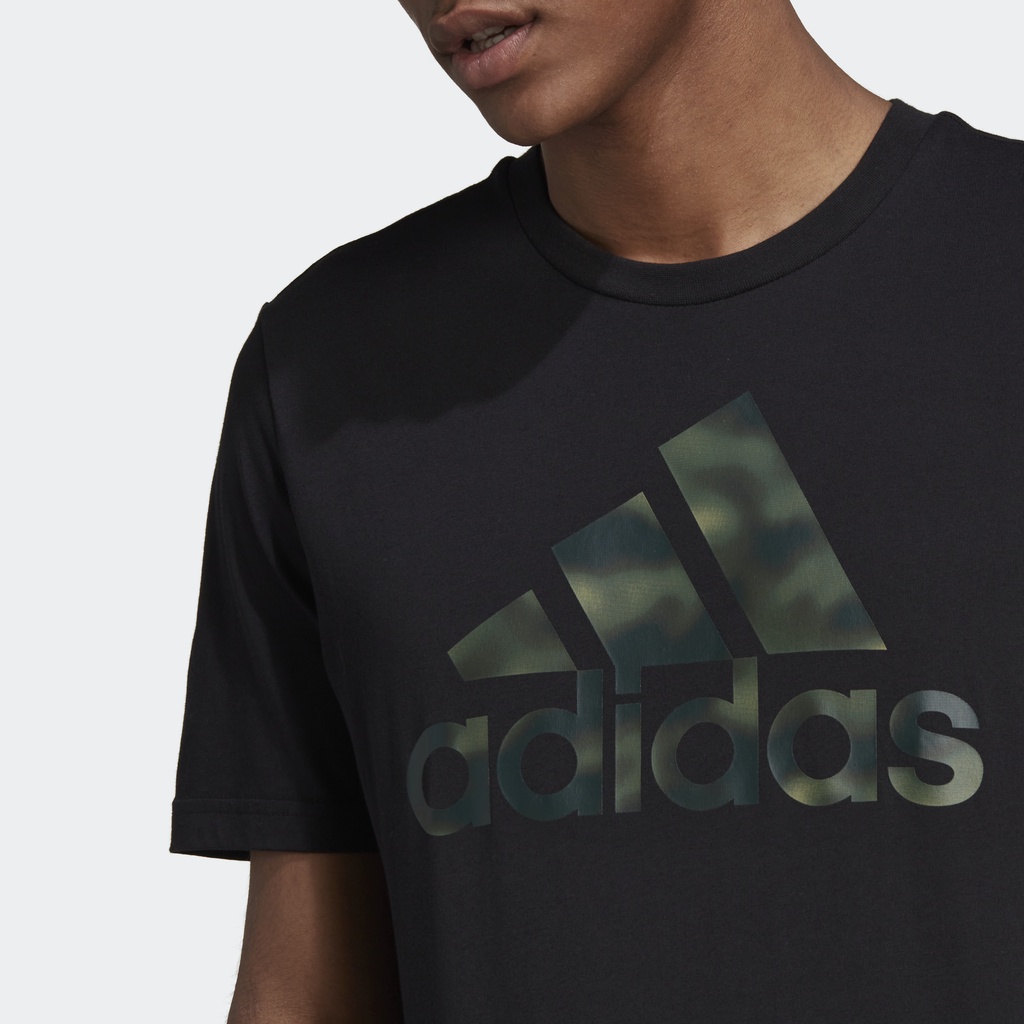 adidas-ไลฟ์สไตล์-เสื้อยืดพิมพ์ลายพราง-essentials-ผู้ชาย-สีดำ-hl6934