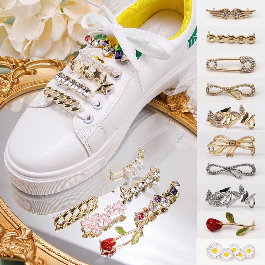 ภาพหน้าปกสินค้าคลิปติดเชือกผูกรองเท้า ประดับเพชรเทียม ของขวัญ สําหรับรองเท้าผ้าใบ DIY 1 ชิ้น จากร้าน qihejewelry.th บน Shopee