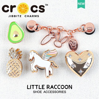 Jibbitz crocs charms หัวเข็มขัดโลหะ รูปหัวใจ ประดับเพชร คุณภาพสูง อุปกรณ์เสริม สําหรับรองเท้า 2023