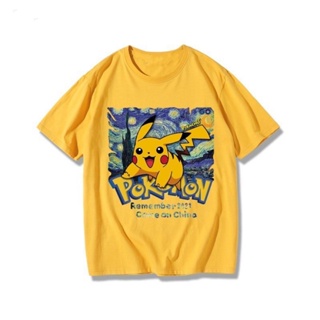 ราคาถูก Pokémon Pikachu Van Gogh เสื้อยืดแขนสั้นพิมพ์ลายการ์ตูนอะนิเมะด้านบน เสื้อคู่