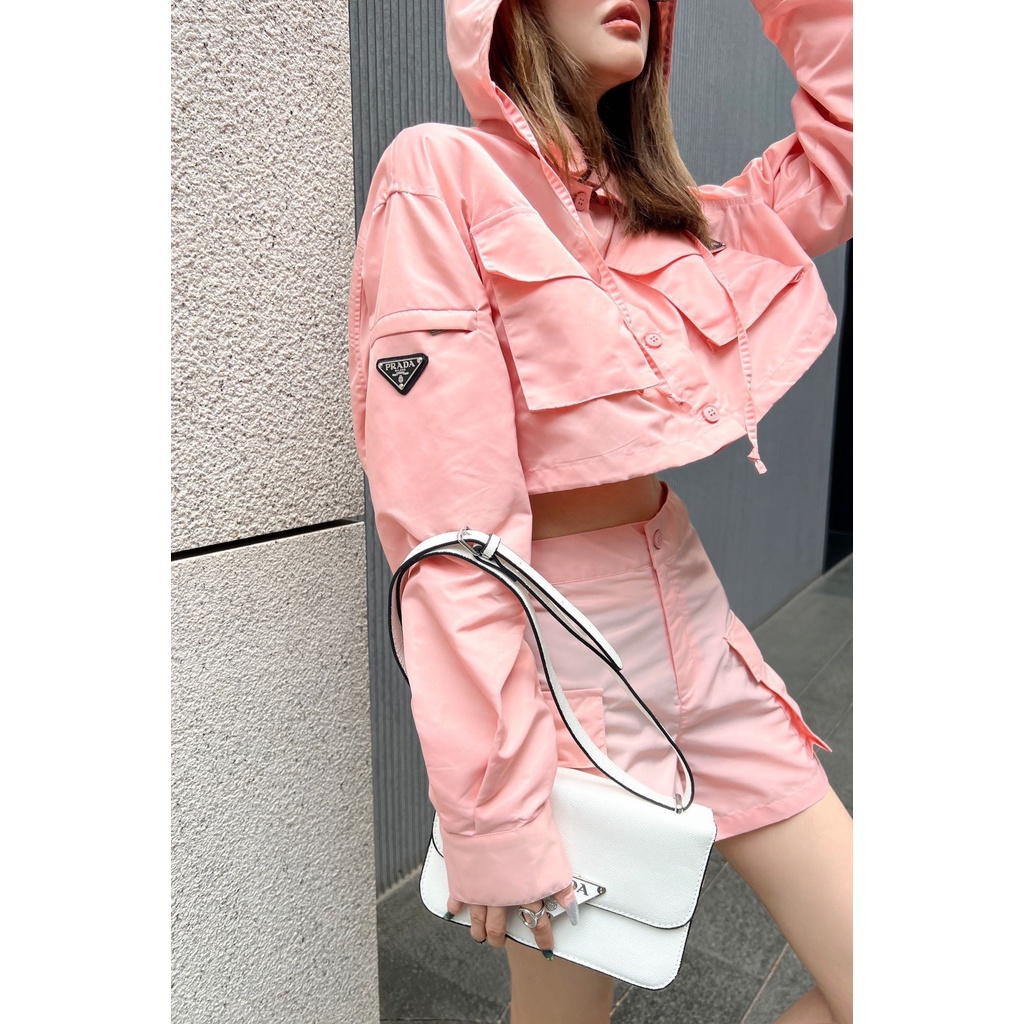 f4ov-pra-a-2023-autumn-and-winter-new-large-pocket-decorative-zipper-hooded-top-letter-triangle-logo-shorts-suit-for-women