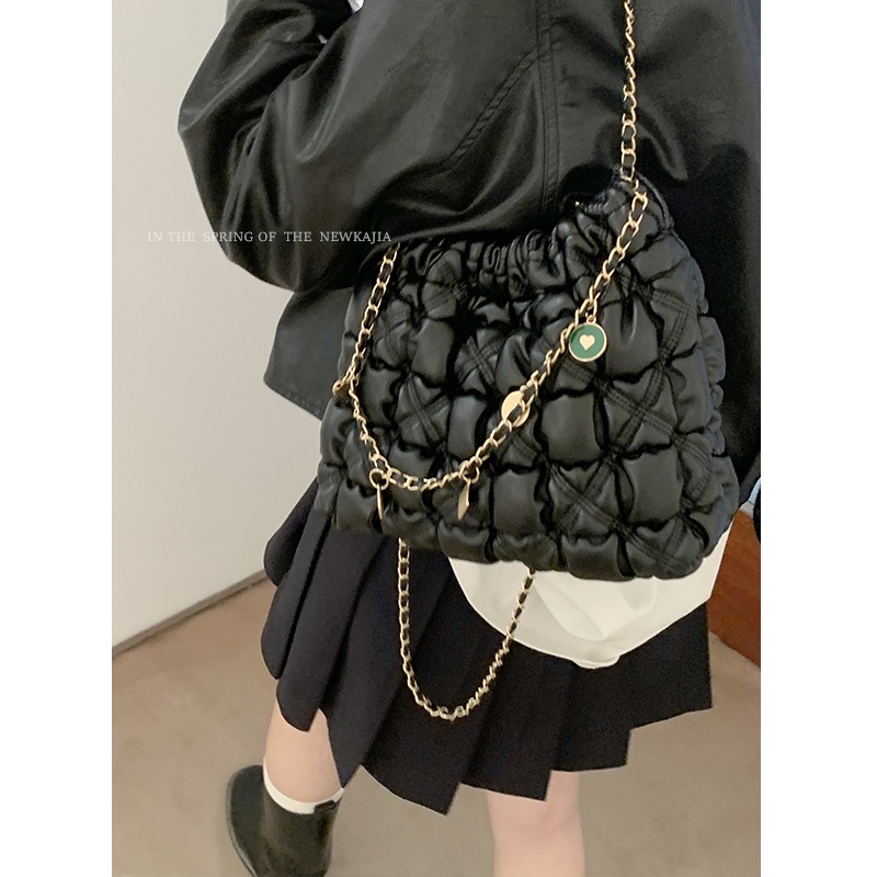 chain-bag-กระเป๋าหนังสายโซ่-หนังนุ่มสวย