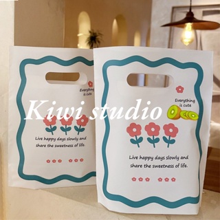 Kiwistudio 【แพ็คละ 50 ชิ้น】กระเป๋าช้อปปิ้งพลาสติก ลายตัวอักษร แบบพกพา สไตล์ญี่ปุ่น และเกาหลี 1HCYK180
