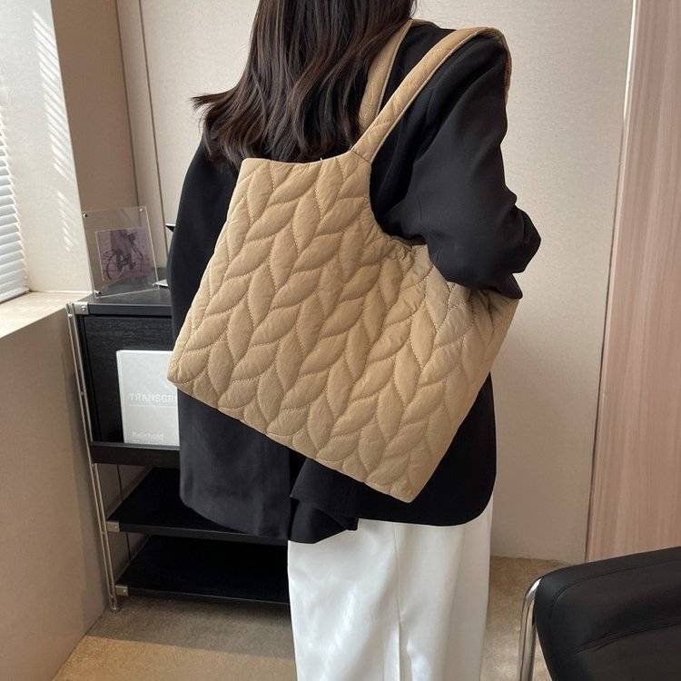 autumn-and-winter-big-bag-2022-new-commuter-handheld-shopping-bag-large-capacity-all-match-shoulder-bag-tote-womens-bag