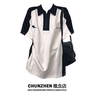 Chunzhen เสื้อยืดแขนสั้นลําลอง คอปก สีคอนทราสต์ แฟชั่นฤดูร้อน สไตล์อเมริกัน เรโทร สําหรับผู้หญิง