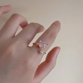 เครื่องประดับ แหวนหมั้นแต่งงาน เหล็กไทเทเนียม รูปหัวใจ ประดับเพชรคริสตัล สีเงิน สีทอง สามารถปรับขนาดได้ หรูหรา สีชมพู สําหรับผู้หญิง
