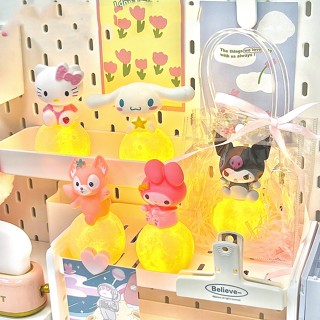 SANRIO โคมไฟกลางคืน LED รูปการ์ตูนอนิเมะ Kuromi Cinnamonroll Melody สําหรับตกแต่งห้องนอน