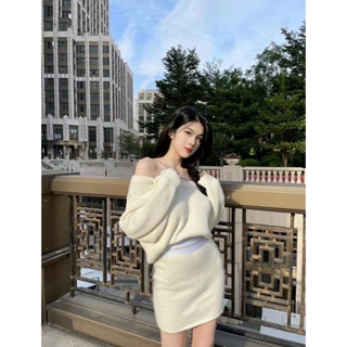 BUIX Alexa * r W * g AW 23 autumn and winter new fake two-piece stitching shoulder-missing suspender sweater womens fashion sexy all-match one-line collar sweater
