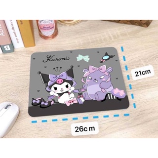 พร้อมส่ง แผ่นรองเม้าส์ ลายการ์ตูน SANRIO สีสดใส งานเย็บขอบ   ขนาด 21×26 cm