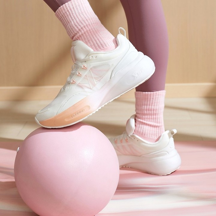 XTEP Xuanling5.0 รองเท้าวิ่ง Rebound สนับสนุน Professional Cushioning Shock Absorption สําหรับผู้หญิง — รองเท้ากีฬา แบรนด์ Xtep ของแท้ 100% เช็คราคาจาก Shopee Lazada thumbnail 4