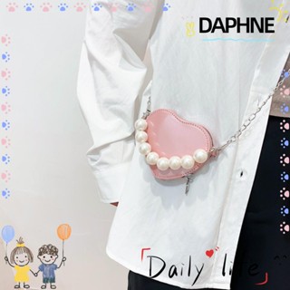 Daphne กระเป๋าสะพายไหล่ ทรงเมสเซนเจอร์ แต่งสายโซ่ ประดับไข่มุก สีพื้น แฟชั่นสําหรับผู้หญิง