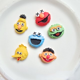 เข็มกลัด ลายการ์ตูนอนิเมะ Elmo Monster Croc Charms Jibits Charm Sesame Street Jibbits Croc Charm Pin สําหรับตกแต่งรองเท้าเด็ก