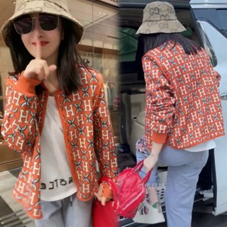 เสื้อแจ็กเก็ตลําลอง ปักลายตัวอักษร สีส้ม และกางเกงวอร์ม แฟชั่นฤดูใบไม้ผลิ และฤดูใบไม้ร่วง 2023