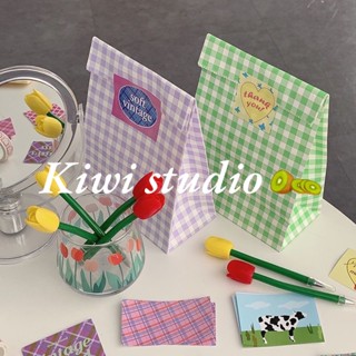 Kiwistudio 【แพ็คละ 50 ชิ้น สไตล์ Ins ถุงบรรจุภัณฑ์ ของขวัญ สไตล์ญี่ปุ่นและเกาหลี ถุงของขวัญ ลายตาราง สี houndstooth ถุงเก็บของขวัญวันเกิด ถุงบรรจุภัณฑ์ 1HCYK184