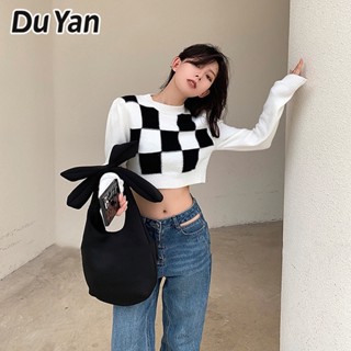 Du Yan เสื้อยืดลําลอง แขนยาว คอกลม ทรงหลวม ขนาดใหญ่ ลายสก๊อต สีดํา และสีขาว แฟชั่นฤดูใบไม้ร่วง สไตล์เกาหลี สําหรับสตรี