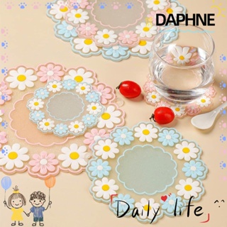 Daphne แผ่นฉนวนกันความร้อน ลายดอกเดซี่ สําหรับรองถ้วย ชาม ห้องครัว สํานักงาน โต๊ะอาหาร