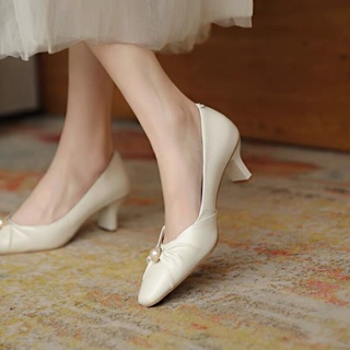 รองเท้าส้นสูง หัวสี่เหลี่ยม สีขาว แฟชั่นฤดูใบไม้ผลิ สไตล์ฝรั่งเศส สําหรับผู้หญิง