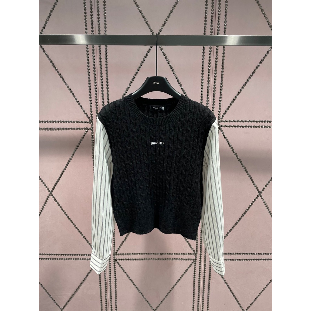 vrij-miu-miu-23-autumn-and-winter-new-letter-embroidery-logo-college-style-stitching-knitted-top-womens-fashionable-all-match-knitwear