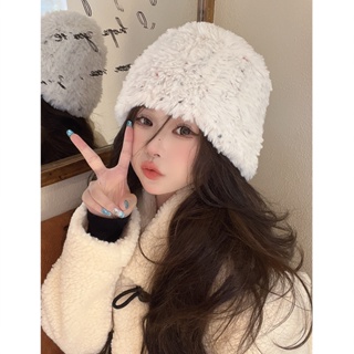 หมวกบักเก็ต ผ้ากํามะหยี่ขนนิ่ม ป้องกันหู ให้ความอบอุ่น สีขาว สไตล์เกาหลี และญี่ปุ่น เหมาะกับฤดูหนาว สําหรับผู้หญิง