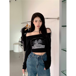 ขายดี เสื้อยืดแขนยาว เปิดไหล่ข้างเดียว พิมพ์ลาย สไตล์อเมริกัน สําหรับผู้หญิง B7IO