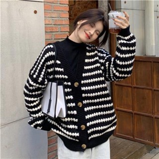 Xiaoxiang เสื้อกันหนาวคาร์ดิแกน คอวี ผ้าถัก ลายทาง สุดชิค ใส่ข้างนอก แฟชั่นฤดูใบไม้ผลิ 2023