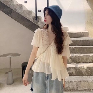 เสื้อครอปท็อป คอวี แขนสั้น ผ้าชีฟอง แต่งลูกไม้ สีพื้น สไตล์เกาหลี แฟชั่นฤดูร้อน สําหรับผู้หญิง