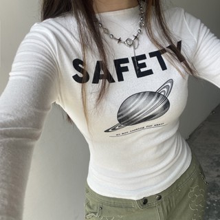 เสื้อยืดลําลอง แขนยาว พิมพ์ลายตัวอักษร สวมใส่สบาย แบบเรียบง่าย แฟชั่นใหม่ สําหรับสตรี