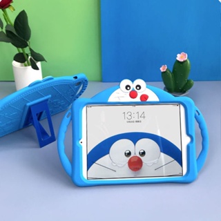 [Aimeidai] เคสแท็บเล็ต ลายการ์ตูนโดราเอมอนน่ารัก พร้อมที่จับ สําหรับ iPad 2 3 4 Mini Air Pro Series