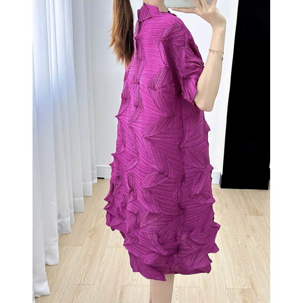 2muay-รุ่น-gsa230802-เดรสผู้หญิง-เดรสพลีทคุณภาพ-half-sleeve-3d-pleat-dress-สีแดง-free-size
