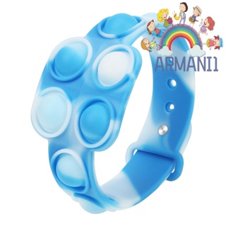 [armani1.th] ของเล่นสร้อยข้อมือ แบบกด มัดย้อม สีฟ้า สําหรับเล่นคลายเครียด