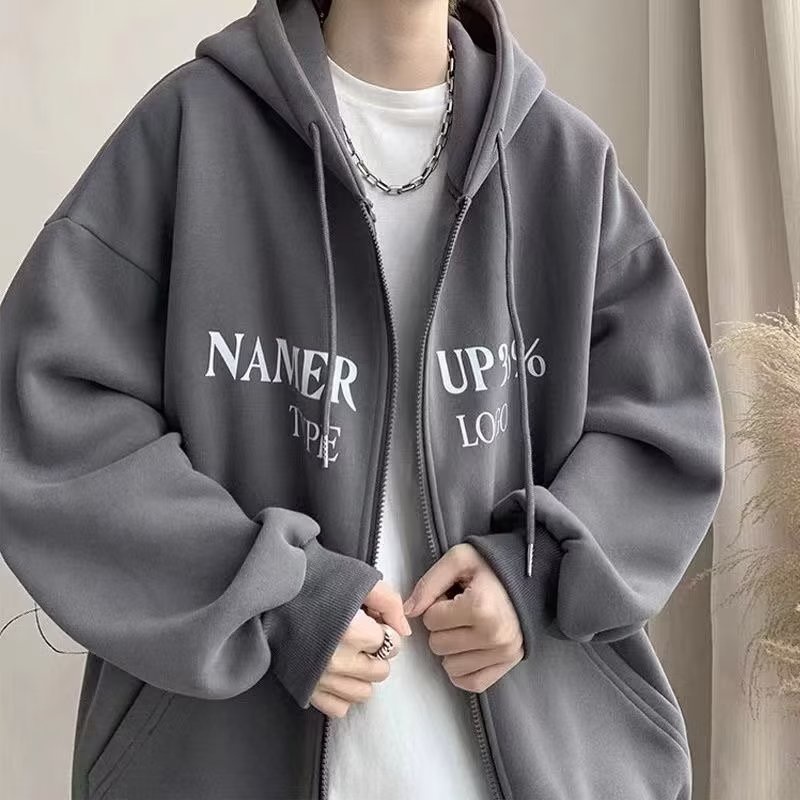 คุณภาพสูง-เสื้อแจ็กเก็ตกันหนาว-เสื้อคาร์ดิแกน-มีฮู้ด-พิมพ์ลายตัวอักษร-ทรงหลวม-สไตล์เกาหลี-ฮ่องกง-ย้อนยุค-ขนาดใหญ่-เหมาะกับฤดูใบไม้ผลิ-และฤดูใบไม้ร่วง-สําหรับผู้ชาย