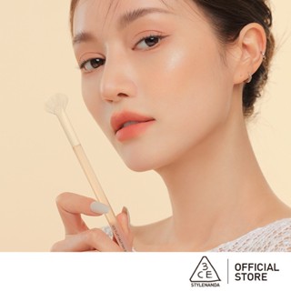 3CE FLAT HALF FAN BRUSH ทรีซีอี แฟลต ฮาล์ฟ บรัช แปรงแต่งหน้า แปรงแต่งตา