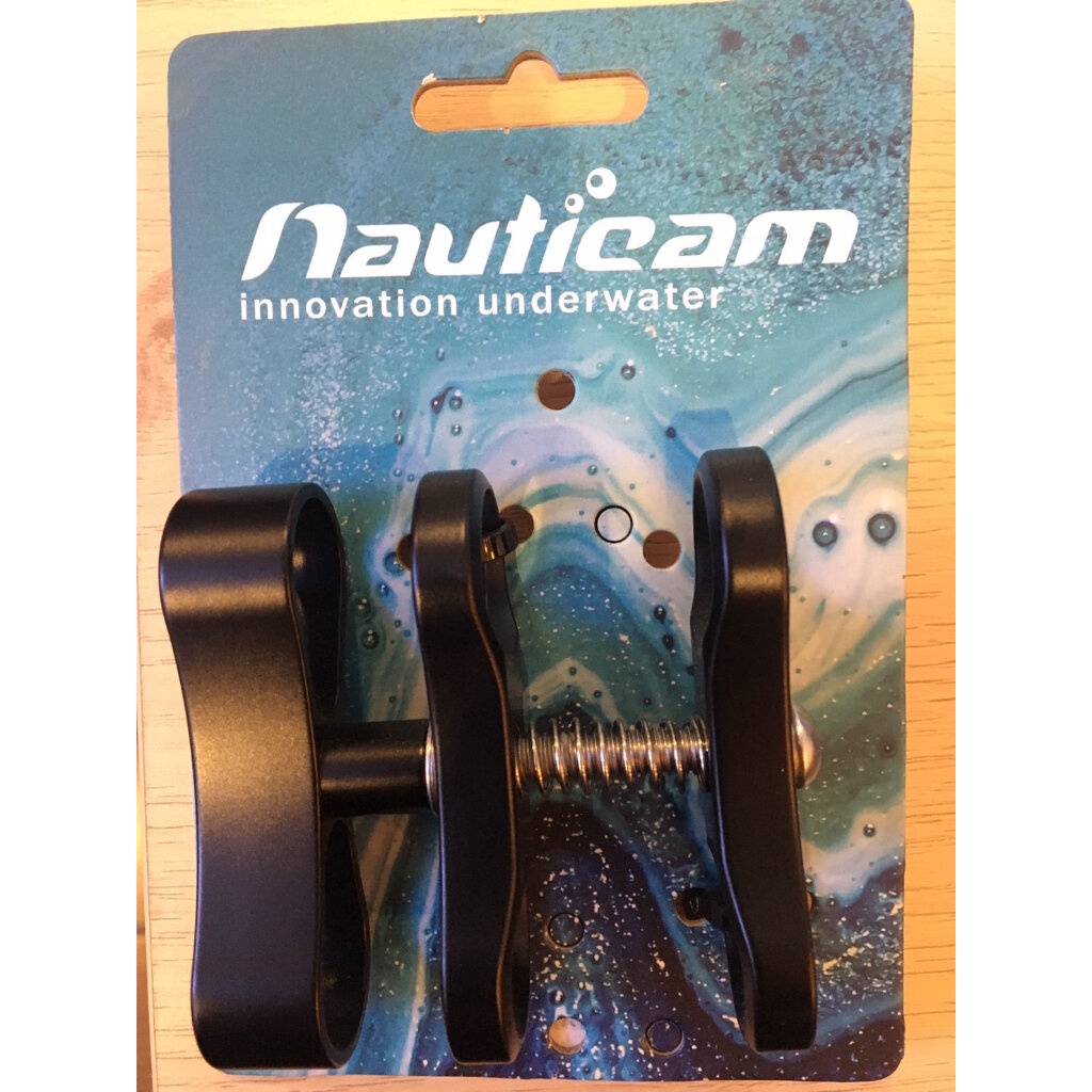 nauticam-standard-clamp-72501-อุปกรณ์-สำหรับติดไฟฉายกับกล้องถ่ายใต้น้ำ