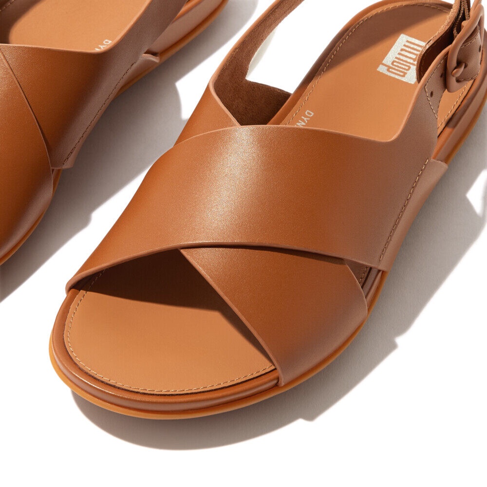 fitflop-gracie-crisscross-รองเท้าแตะแบบรัดส้นผู้หญิง-รุ่น-fv2-592-สี-light-tan