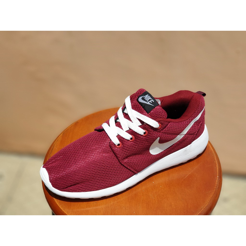 nike roshe run shoes maroon
