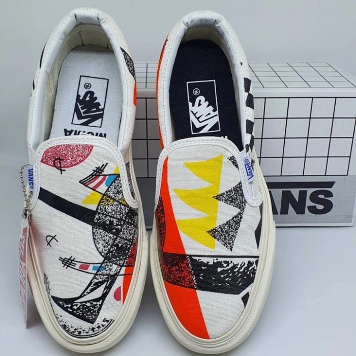 CHEAPEST VANS SHOES SLIP ON MOMA MIROR ORIGINAL QUALITY 100 BNIB